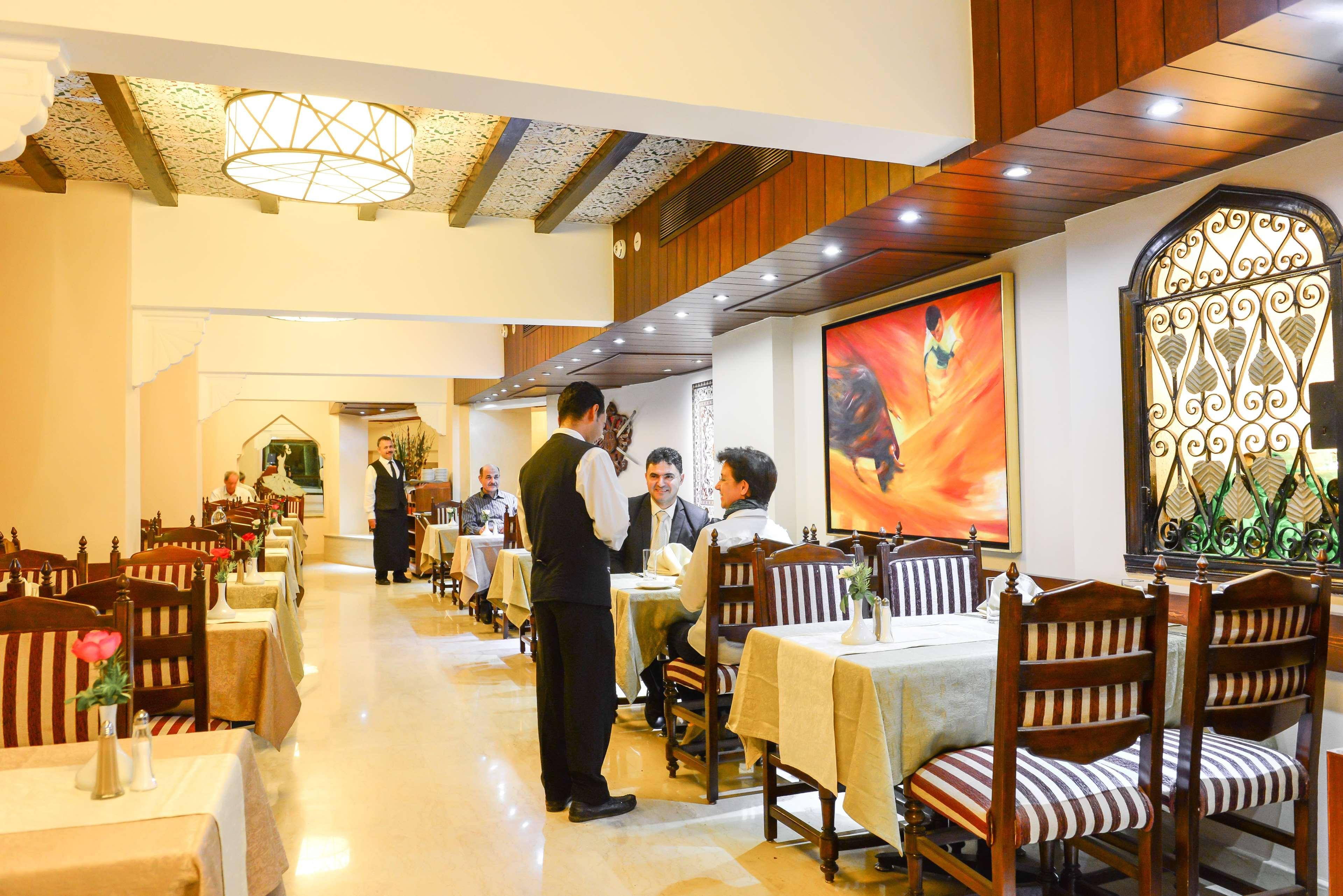 Golden Tulip Flamenco 4* Giza