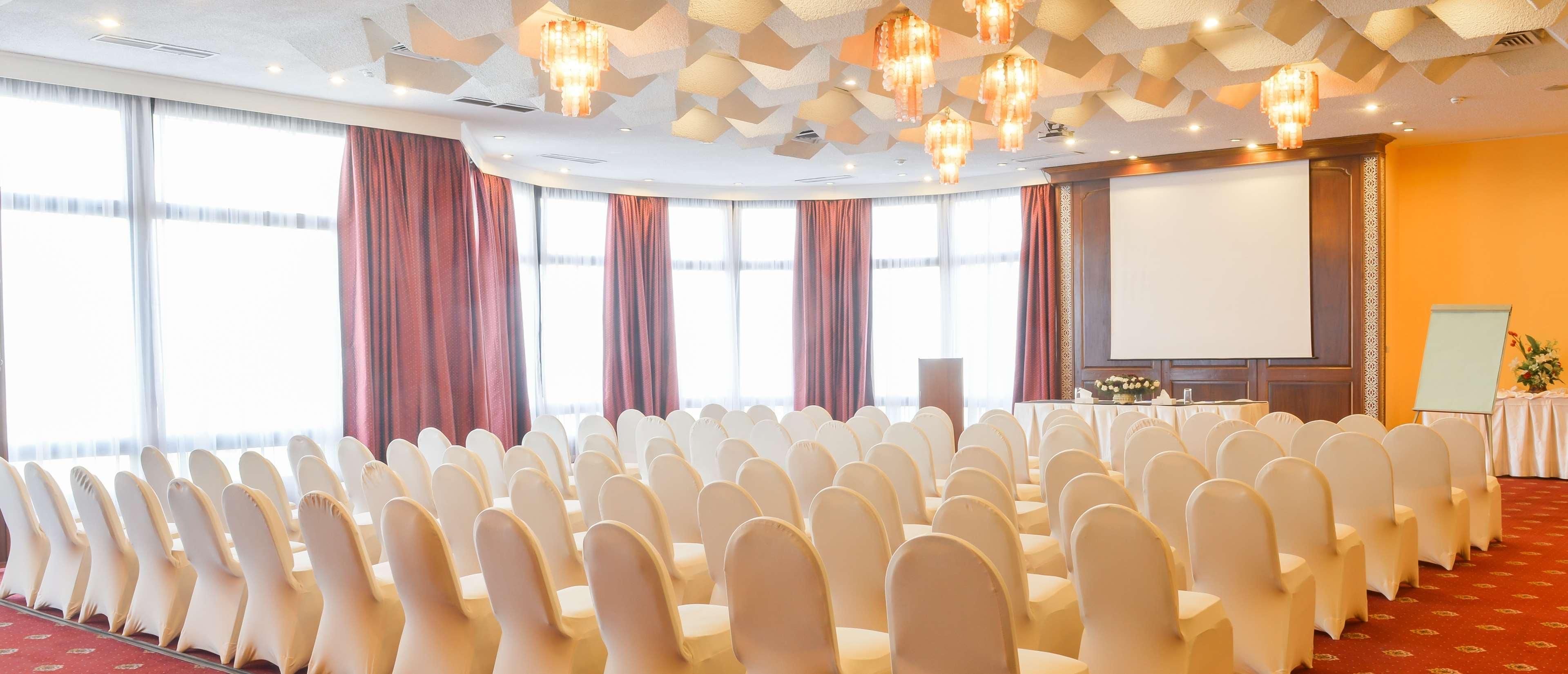 Golden Tulip Flamenco Hotel 4*