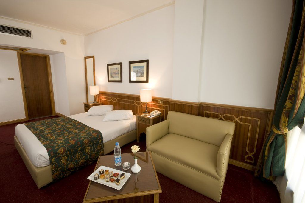 Golden Tulip Flamenco