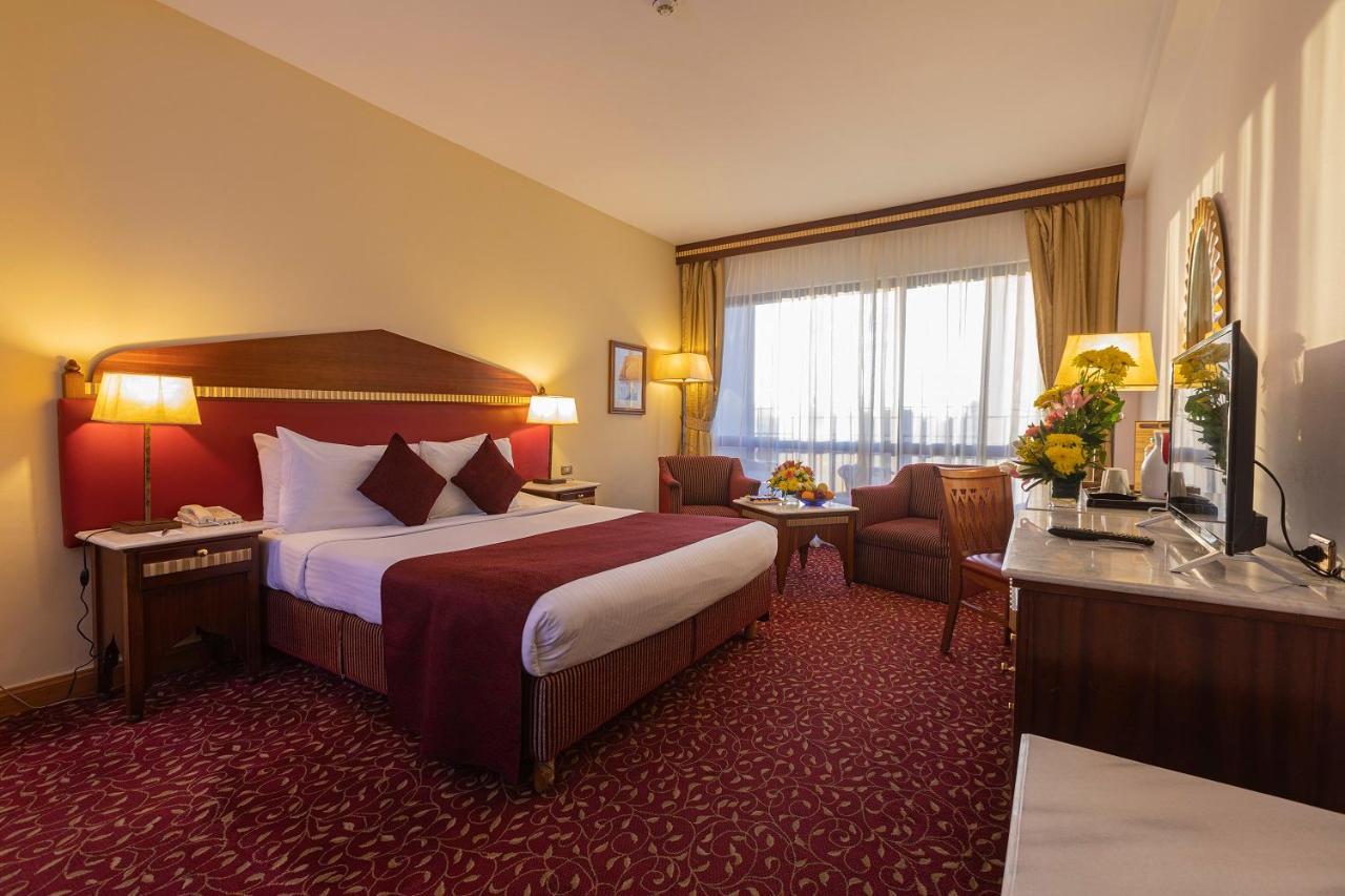 Golden Tulip Flamenco 4*